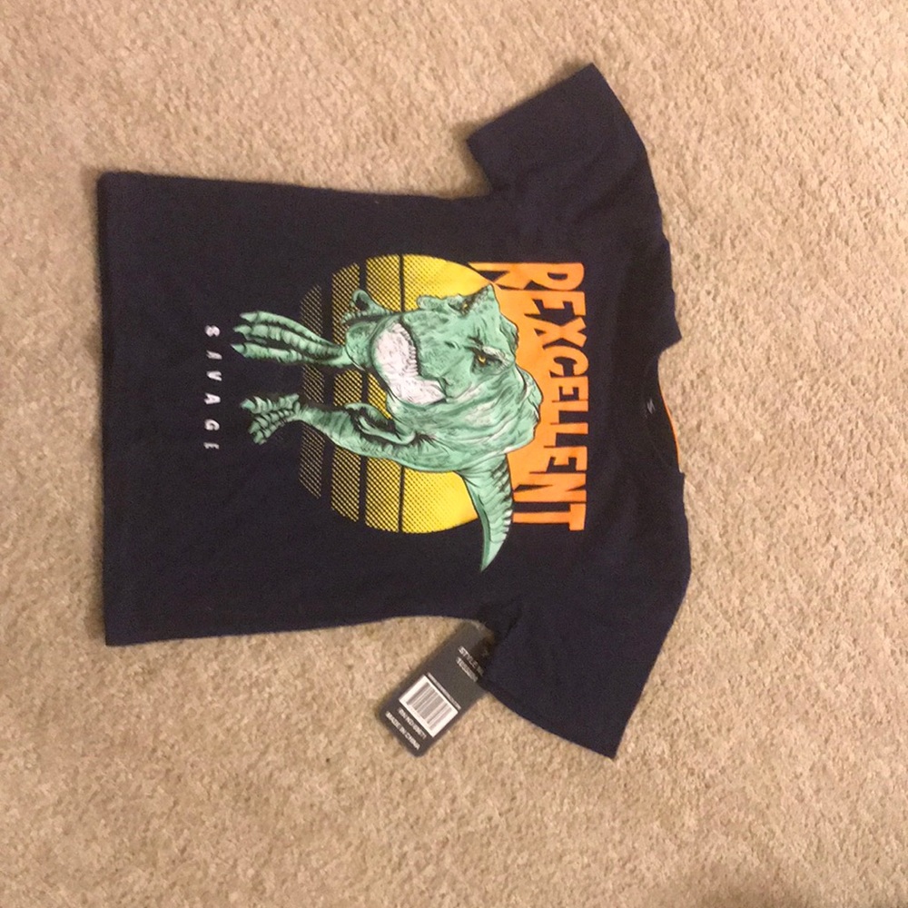Kids size 7 t shirt